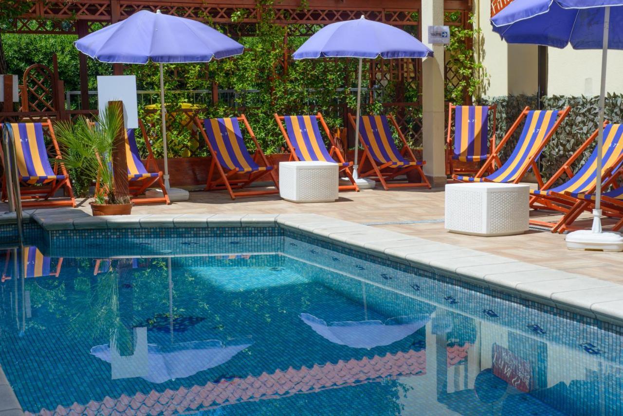 Hotel Adria Nuova Rimini Bagian luar foto