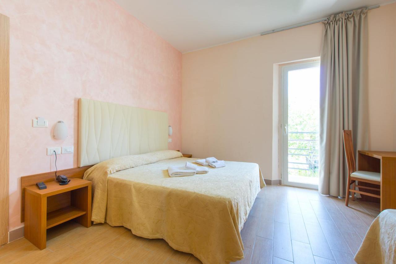 Hotel Adria Nuova Rimini Bagian luar foto
